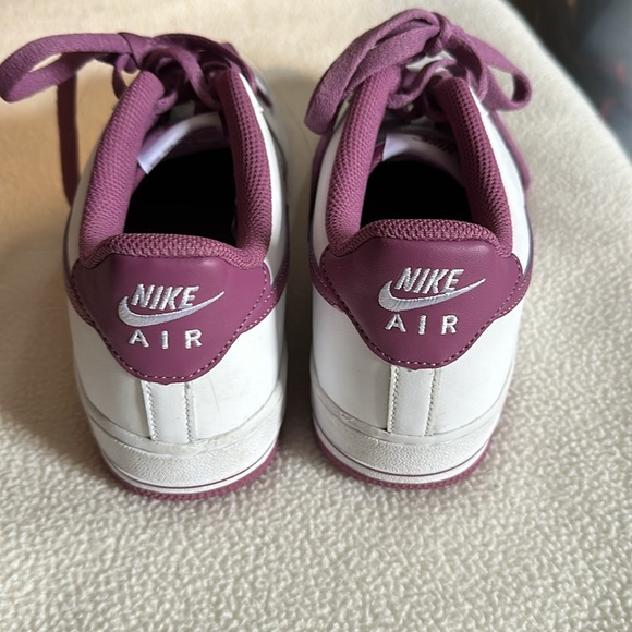 Nike kids Air Force ones like new size 7 youth - Picture 4 of 6